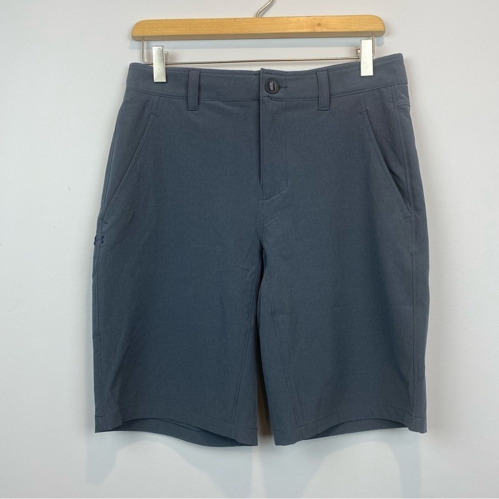 Under Armour • flat front fitted golf heat gear short
